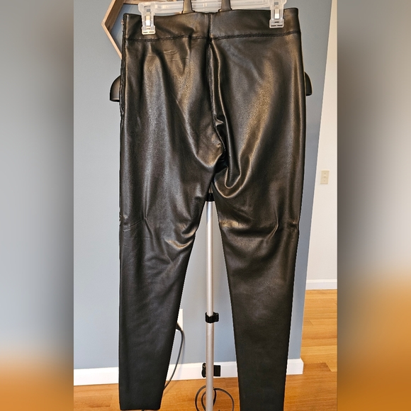 FOREVER 21 PLEATHER PANTS - SIDE ZIP - SIZE MEDIUM NWOT - Picture 2 of 4